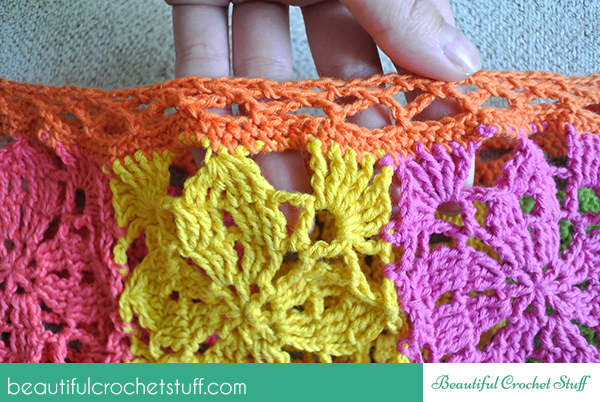 crochet-poncho-neckline